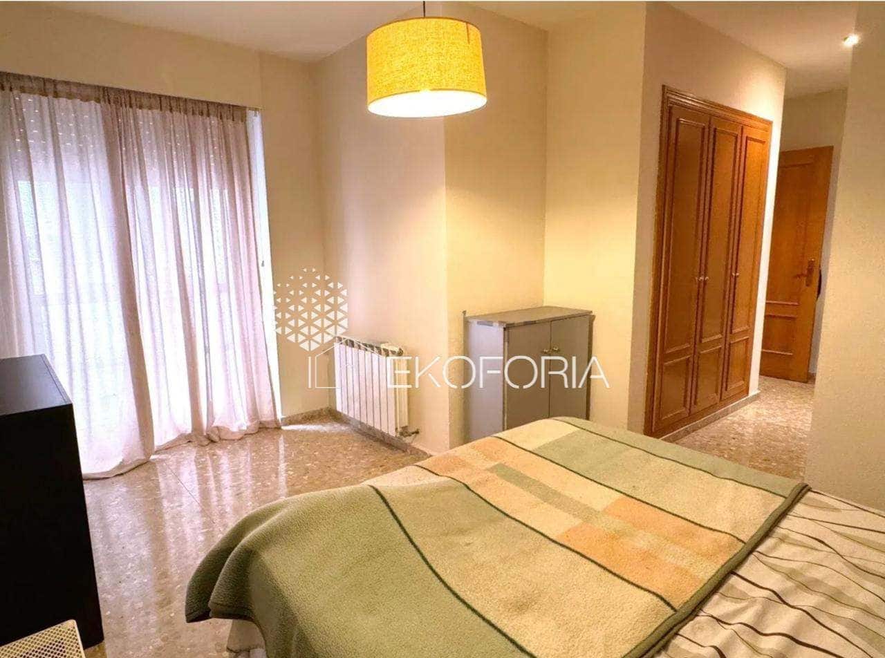 4 sovrum Lägenhet till salu i Valencia stad - 320 000 € (Ref: 9811253)