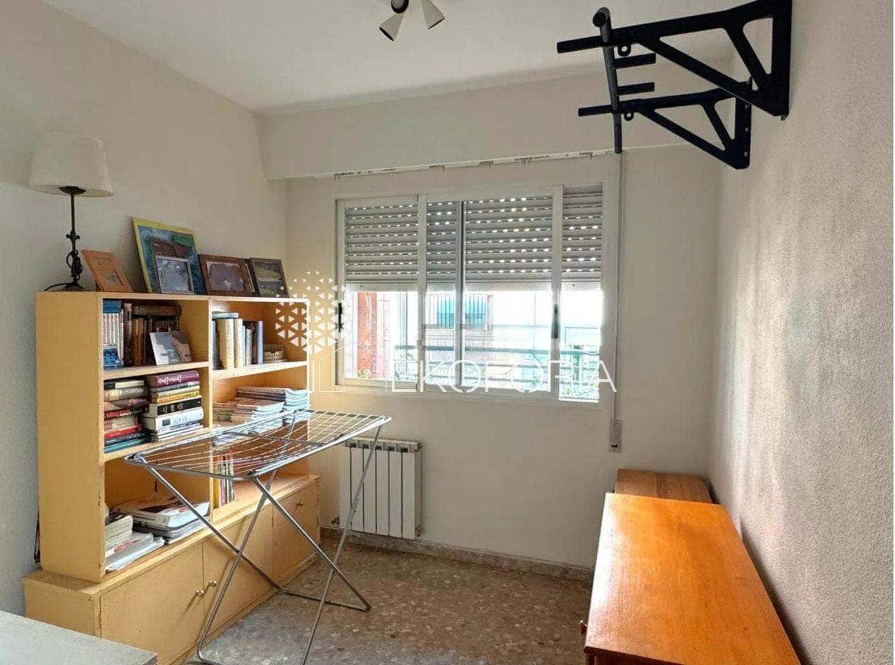 4 sovrum Lägenhet till salu i Valencia stad - 320 000 € (Ref: 9811253)