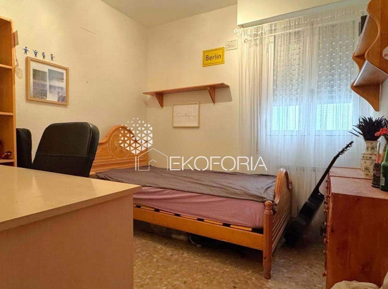 4 sovrum Lägenhet till salu i Valencia stad - 320 000 € (Ref: 9811253)