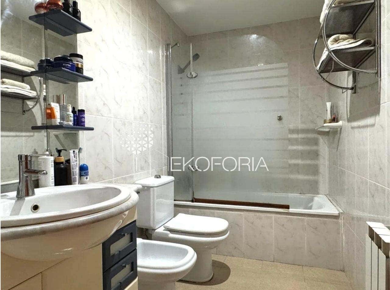 4 sovrum Lägenhet till salu i Valencia stad - 320 000 € (Ref: 9811253)