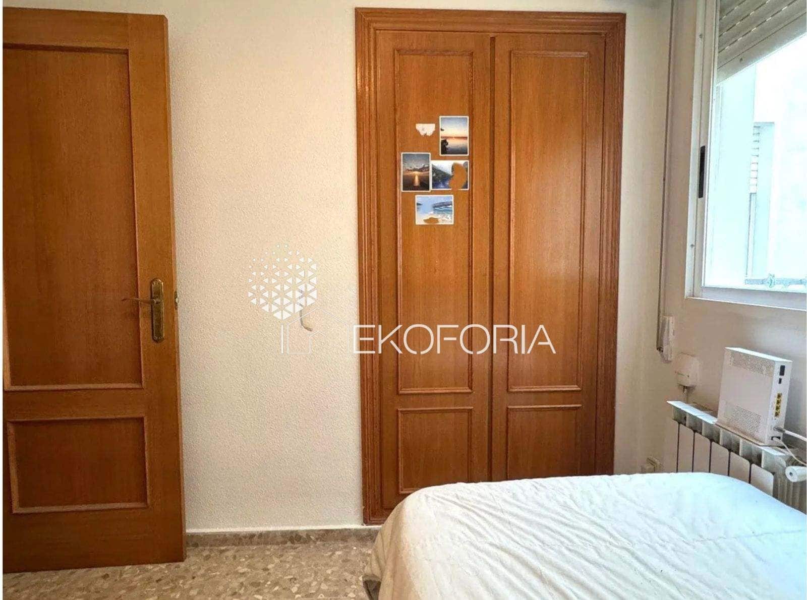 4 sovrum Lägenhet till salu i Valencia stad - 320 000 € (Ref: 9811253)