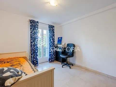 Pareado de 4 habitaciones en Rocafort en venta con piscina garaje - 600.000 € (Ref: 9828278)