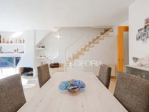 Pareado de 4 habitaciones en Rocafort en venta con piscina garaje - 600.000 € (Ref: 9828278)