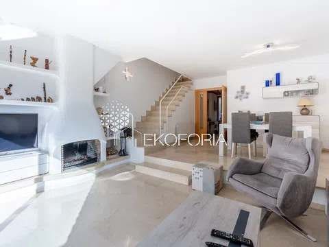 Pareado de 4 habitaciones en Rocafort en venta con piscina garaje - 600.000 € (Ref: 9828278)