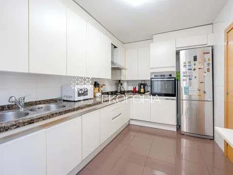Pareado de 4 habitaciones en Rocafort en venta con piscina garaje - 600.000 € (Ref: 9828278)