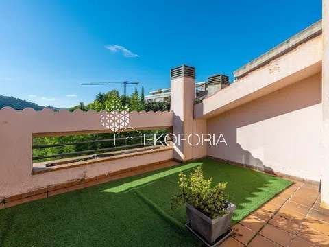 Pareado de 4 habitaciones en Rocafort en venta con piscina garaje - 600.000 € (Ref: 9828278)