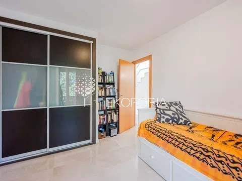 Pareado de 4 habitaciones en Rocafort en venta con piscina garaje - 600.000 € (Ref: 9828278)