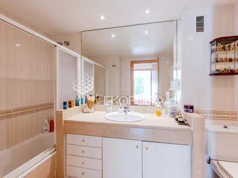 Pareado de 4 habitaciones en Rocafort en venta con piscina garaje - 600.000 € (Ref: 9828278)