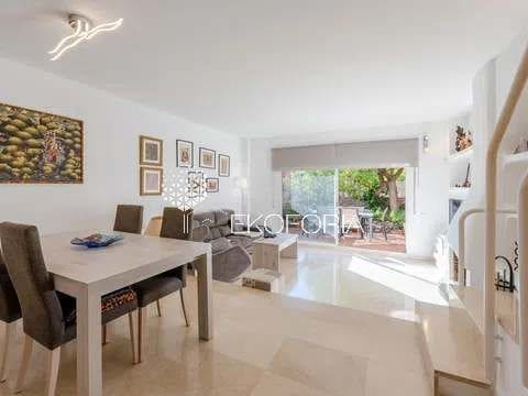 Pareado de 4 habitaciones en Rocafort en venta con piscina garaje - 600.000 € (Ref: 9828278)