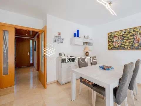 Pareado de 4 habitaciones en Rocafort en venta con piscina garaje - 600.000 € (Ref: 9828278)