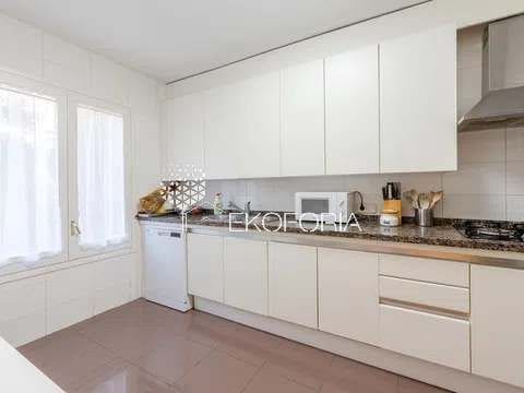 Pareado de 4 habitaciones en Rocafort en venta con piscina garaje - 600.000 € (Ref: 9828278)