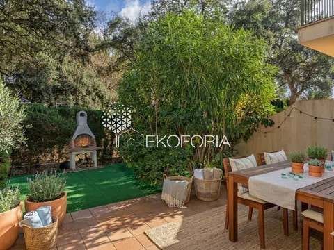 Pareado de 4 habitaciones en Rocafort en venta con piscina garaje - 600.000 € (Ref: 9828278)
