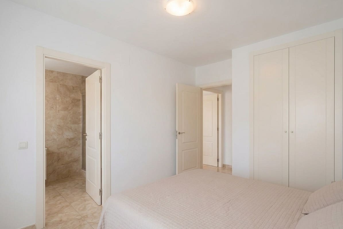 4 bedroom Semi-detached Villa for sale in Rocafort with pool garage - € 600,000 (Ref: 9828278)