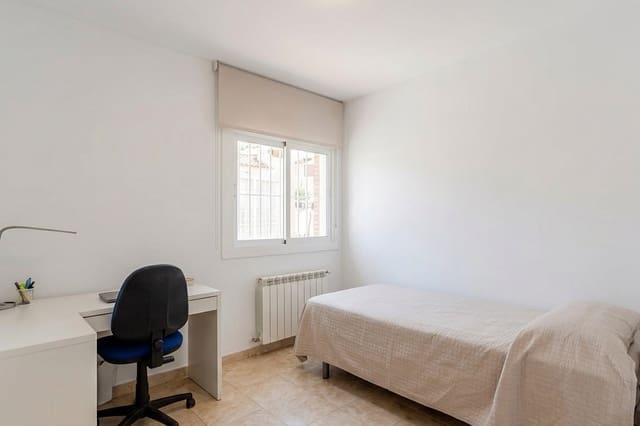 Pareado de 4 habitaciones en Rocafort en venta con piscina garaje - 600.000 € (Ref: 9828278)