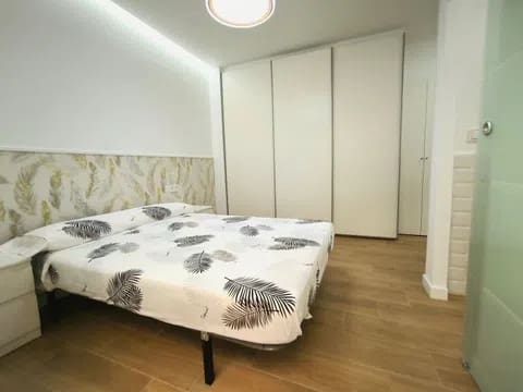 2 bedroom Flat for rent in Valencia city - € 1,050 (Ref: 9835207)