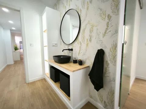 2 bedroom Flat for rent in Valencia city - € 1,050 (Ref: 9835207)