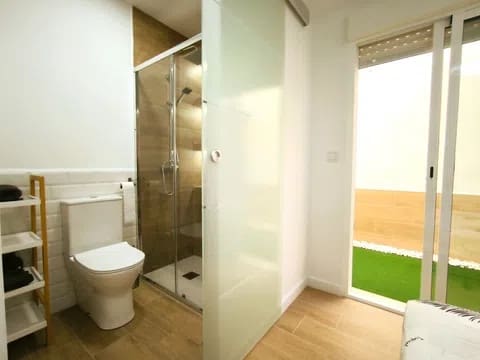 2 bedroom Flat for rent in Valencia city - € 1,050 (Ref: 9835207)