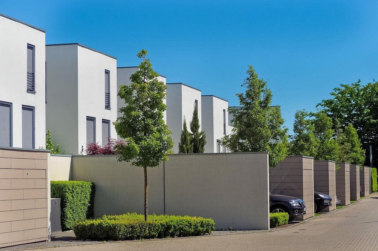 Villa/Maison Semi-Mitoyenne de 4 chambres à louer à Rocafort avec piscine garage - 2 500 € (Ref: 9838909)
