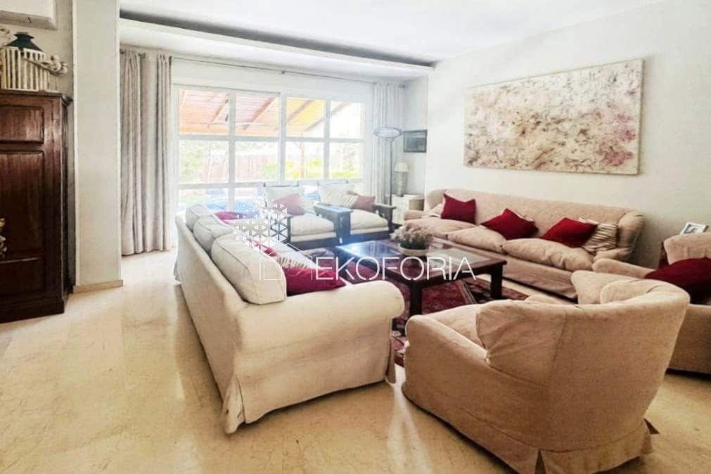 Pareado de 5 habitaciones en Rocafort en venta con garaje - 600.000 € (Ref: 9838910)