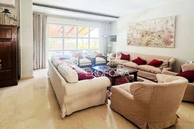 Pareado de 5 habitaciones en Rocafort en venta con garaje - 600.000 € (Ref: 9838910)