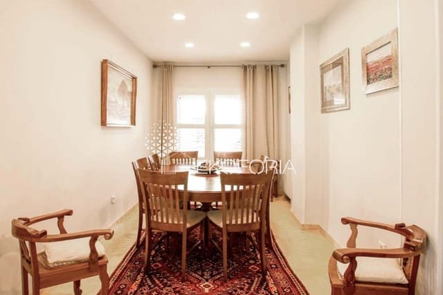Pareado de 5 habitaciones en Rocafort en venta con garaje - 600.000 € (Ref: 9838910)