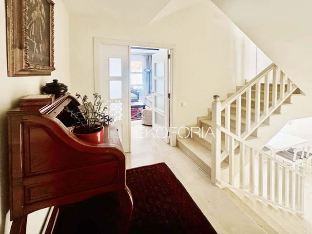 Pareado de 5 habitaciones en Rocafort en venta con garaje - 600.000 € (Ref: 9838910)