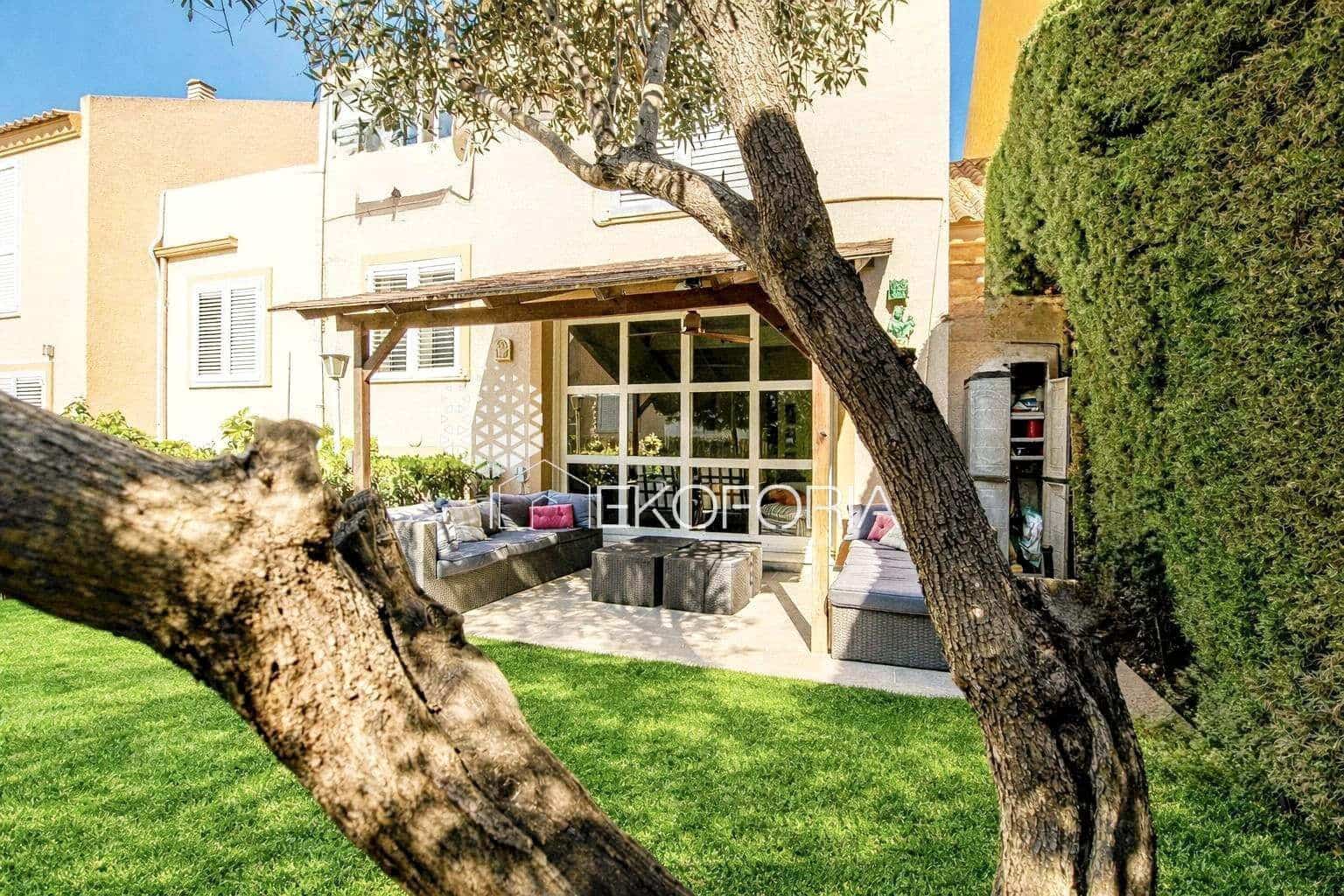 Pareado de 5 habitaciones en Rocafort en venta con garaje - 600.000 € (Ref: 9838910)