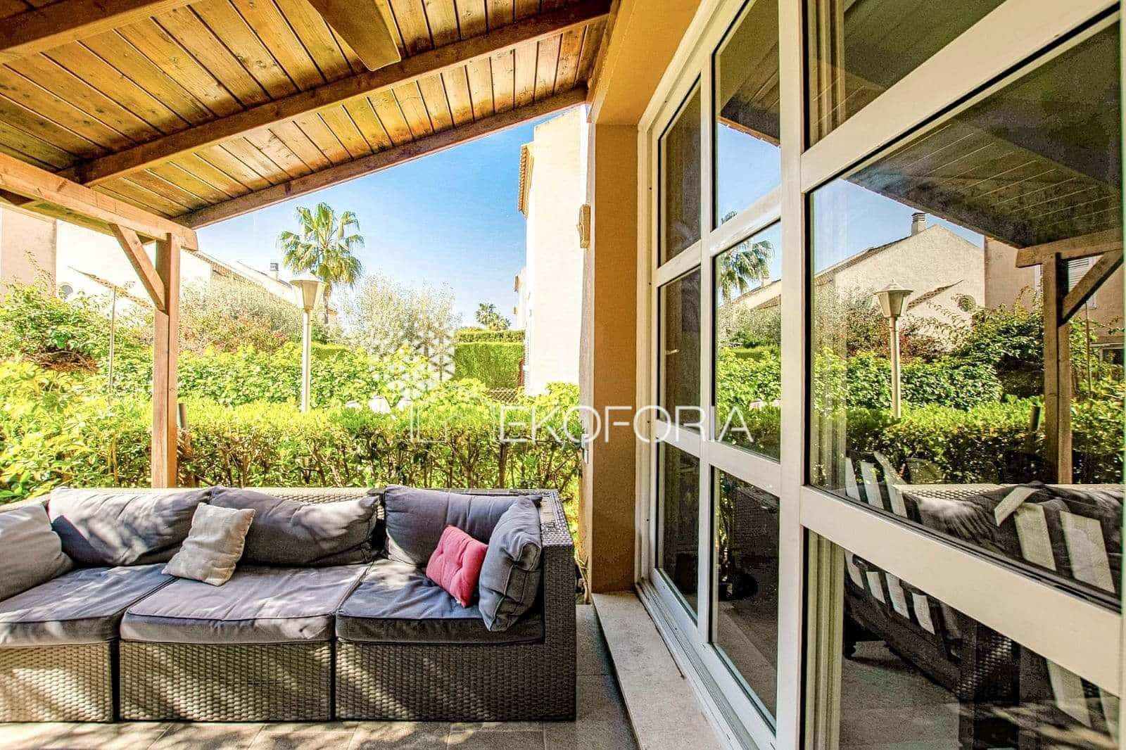 Pareado de 5 habitaciones en Rocafort en venta con garaje - 600.000 € (Ref: 9838910)