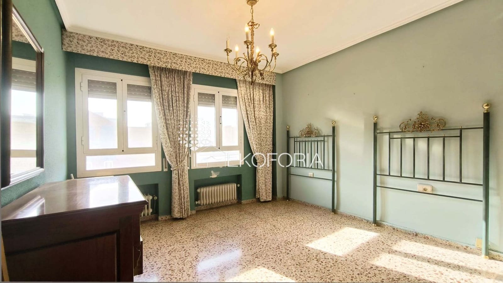 3 slaapkamer Flat te koop in Valencia stad met garage - € 340.000 (Ref: 9854930)