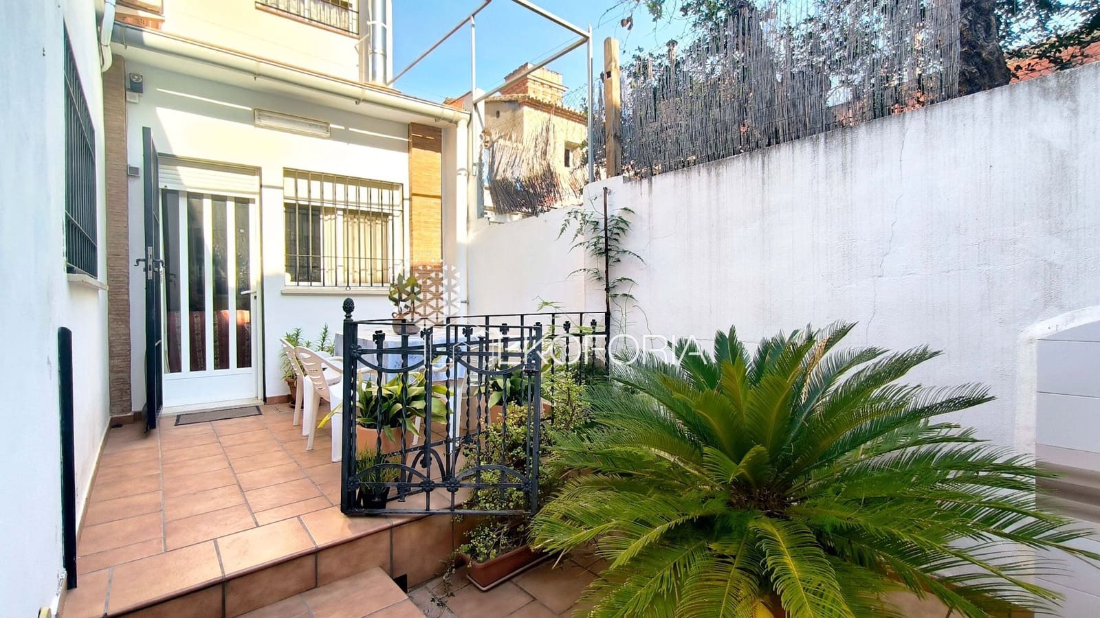 6 bedroom Townhouse for sale in Benifaraig with garage - € 498,000 (Ref: 9884024)