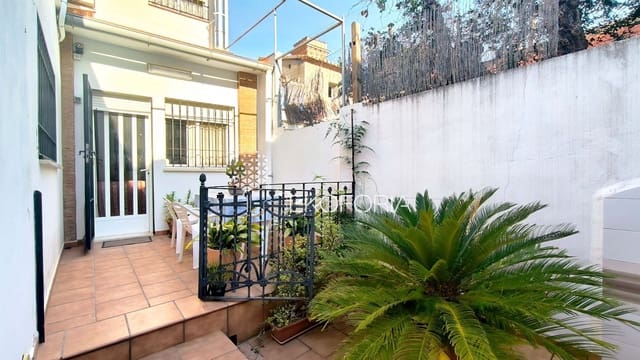 6 bedroom Townhouse for sale in Benifaraig, Valencia city with garage - € 498,000 (Ref: 9884024)