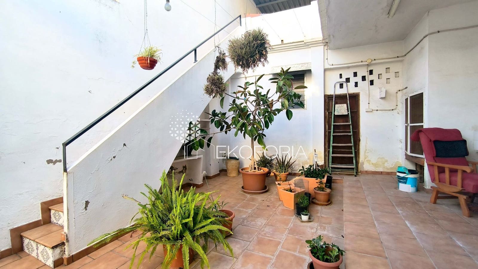 6 bedroom Villa for sale in Benifaraig with garage - € 498,000 (Ref: 9926775)