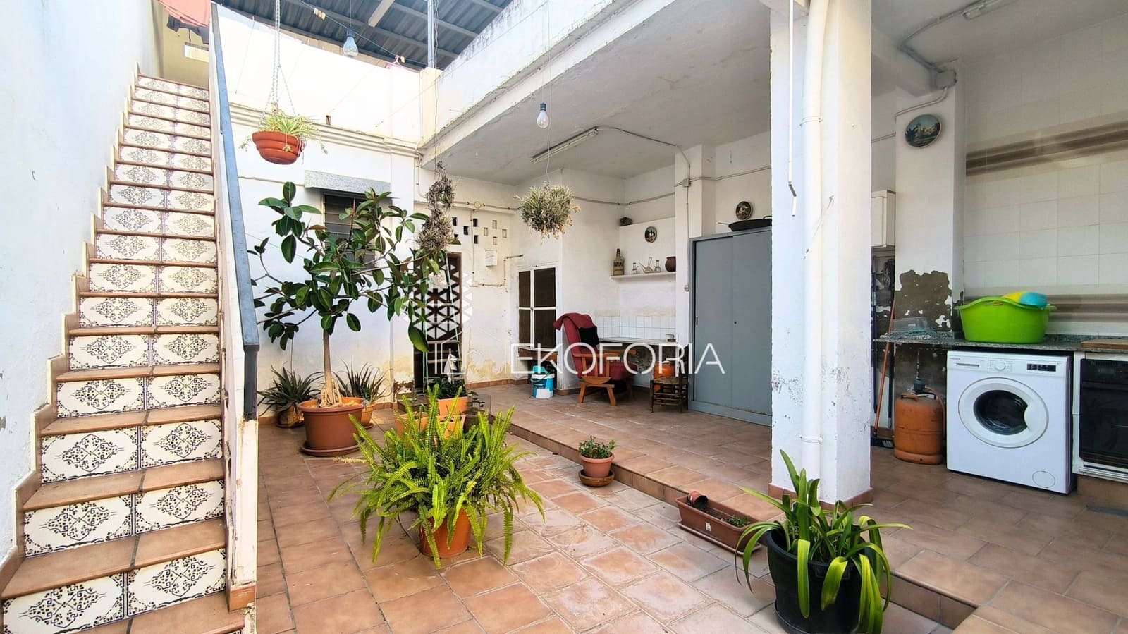 6 bedroom Villa for sale in Benifaraig with garage - € 498,000 (Ref: 9926775)