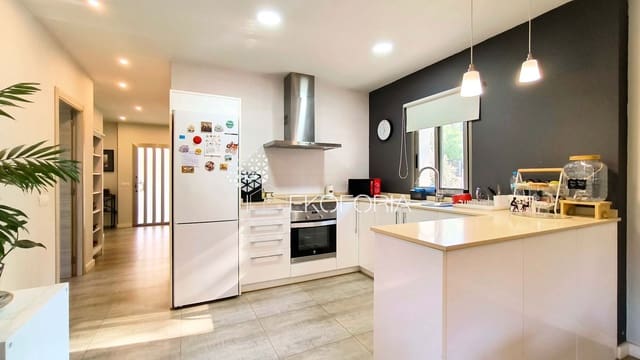 2 sypialnia Willa na sprzedaż w Sagunto / Sagunt z basenem garażem - 265 000 € (Ref: 9978157)