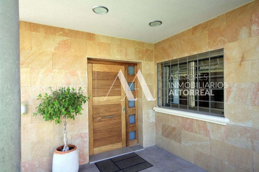 6 Zimmer Villa zu vermieten in Altorreal mit Pool Garage - 1.700 € (Ref: 10086251)