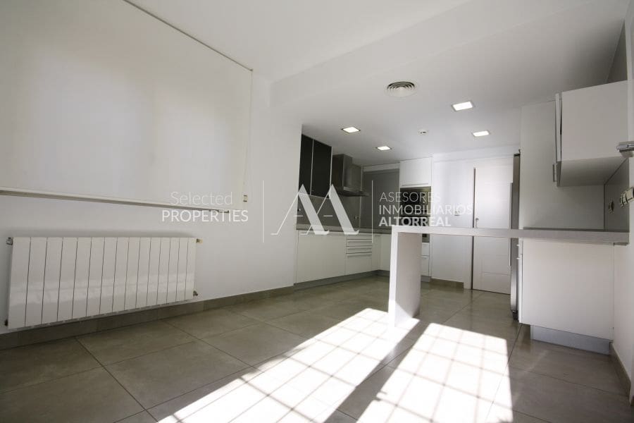 6 Zimmer Villa zu vermieten in Altorreal mit Pool Garage - 1.700 € (Ref: 10086251)