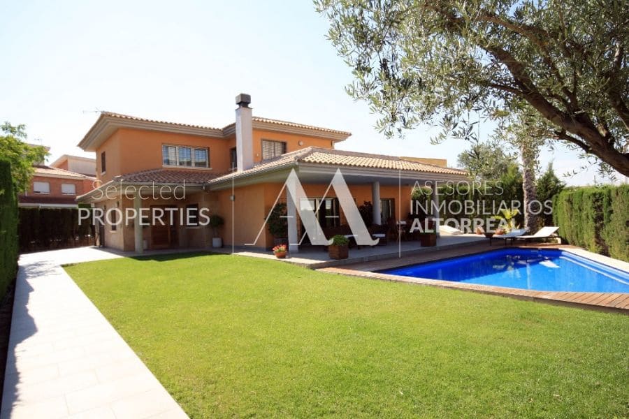 6 Zimmer Villa zu vermieten in Altorreal mit Pool Garage - 1.700 € (Ref: 10086251)