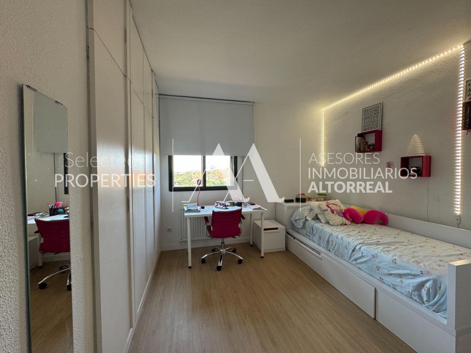 4 Zimmer Penthouse zu vermieten in Altorreal mit Pool Garage - 1.150 € (Ref: 10086253)