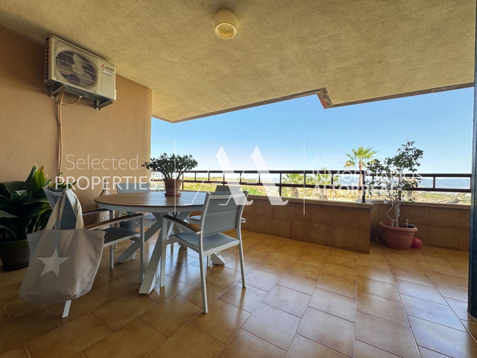4 Zimmer Penthouse zu vermieten in Altorreal mit Pool Garage - 1.150 € (Ref: 10086253)