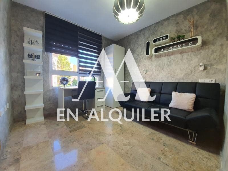 2 sovrum Lägenhet att hyra i Altorreal med pool garage - 775 € (Ref: 10166736)