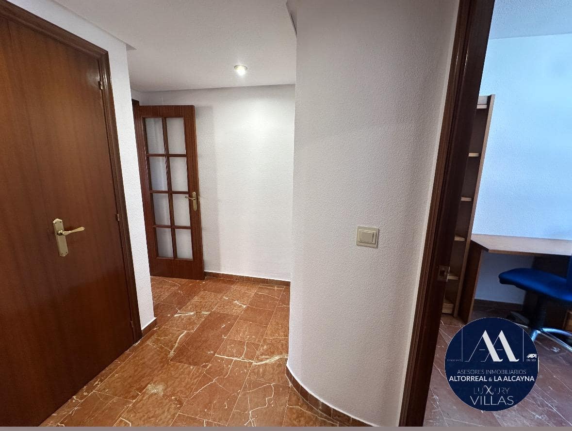 3 bedroom Flat for rent in Murcia city - € 1,000 (Ref: 8715668)