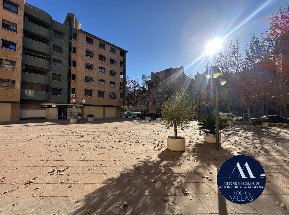 3 bedroom Flat for rent in Murcia city - € 1,000 (Ref: 8715668)
