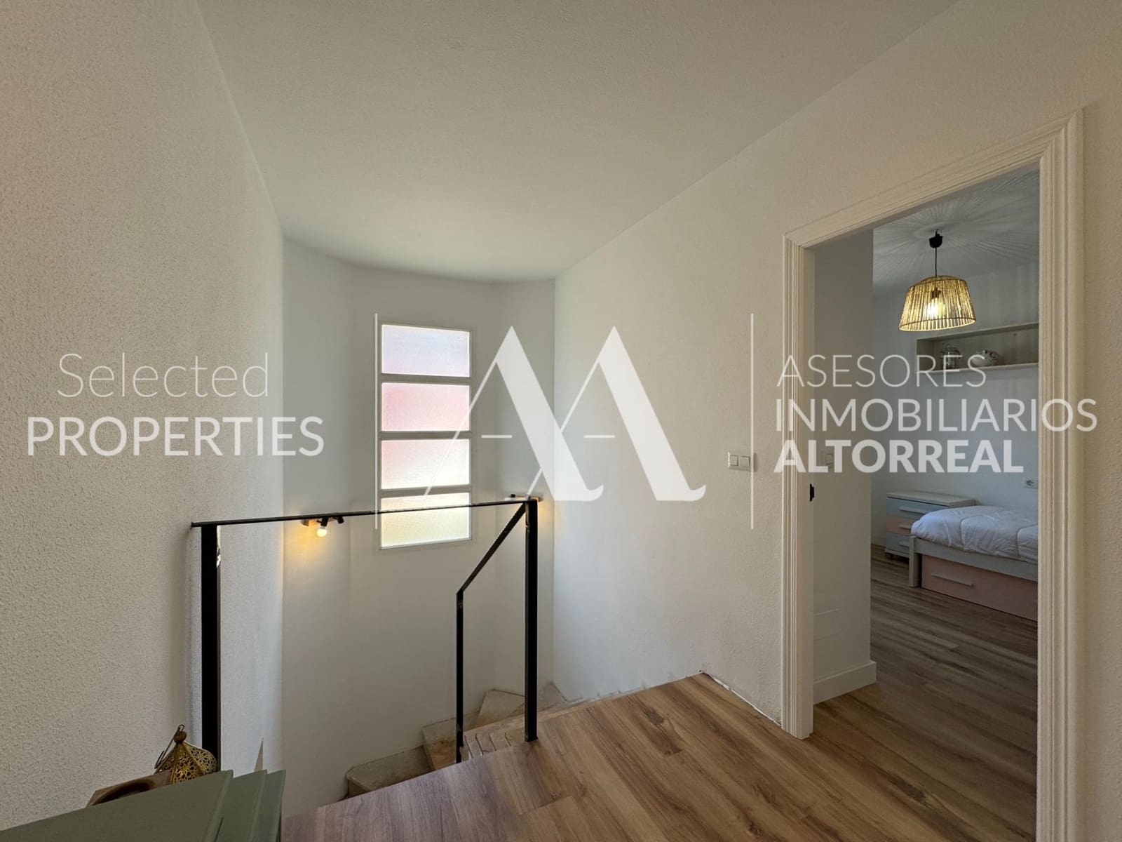 4 makuuhuone Paritalo myytävänä paikassa Altorreal mukana uima-altaan 
autotalli - 357 000 € (Ref: 9057621)