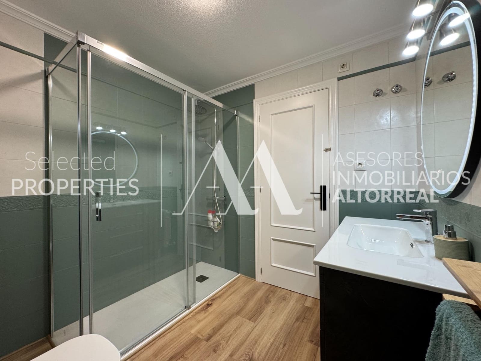 4 bedroom Semi-detached Villa for sale in Altorreal with pool garage - € 357,000 (Ref: 9057621)