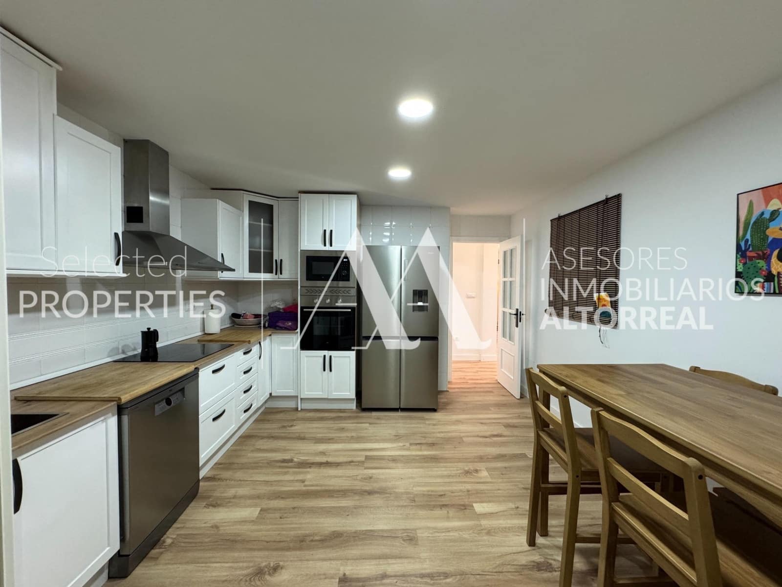 4 bedroom Semi-detached Villa for sale in Altorreal with pool garage - € 357,000 (Ref: 9057621)