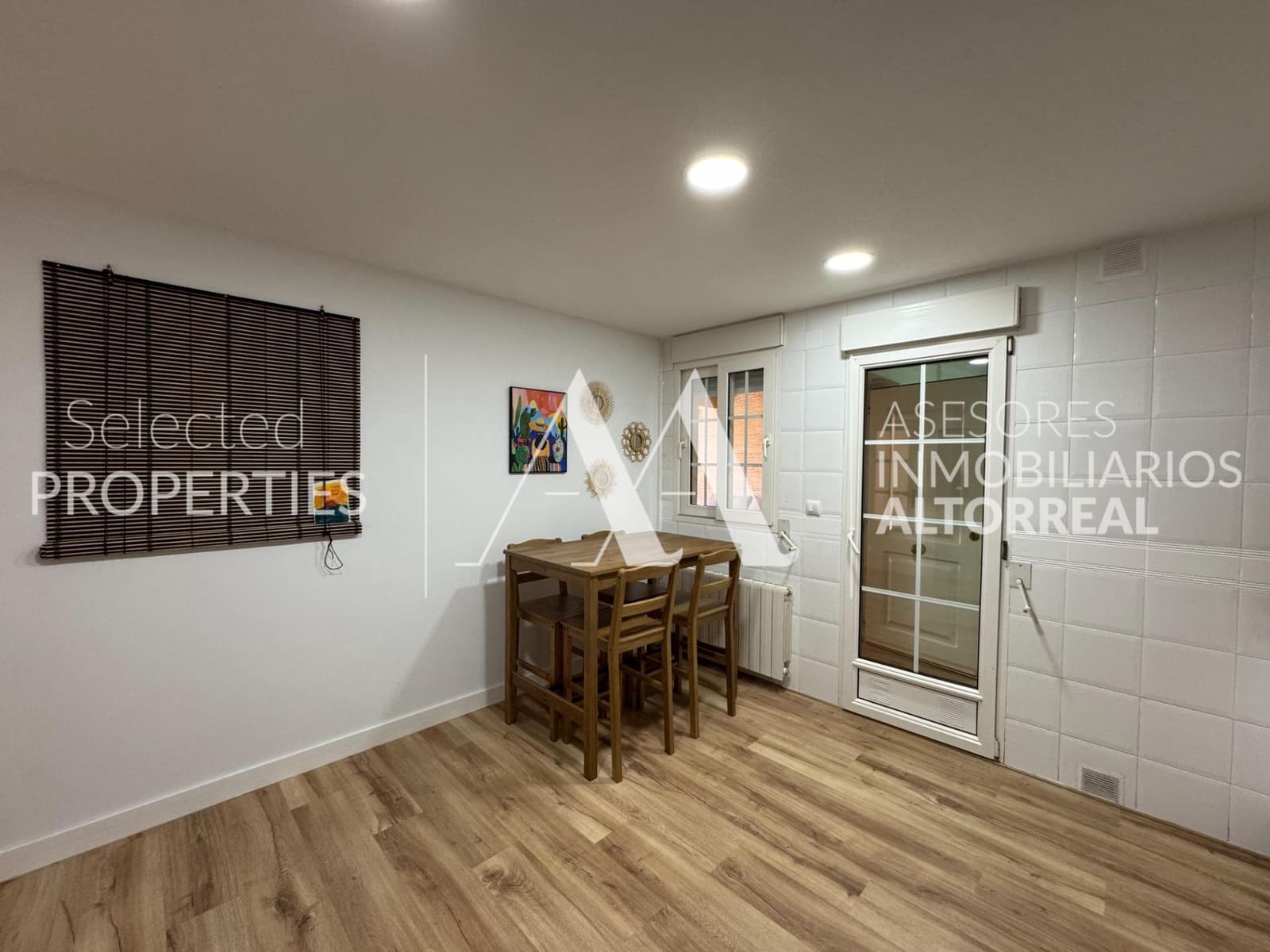 4 bedroom Semi-detached Villa for sale in Altorreal with pool garage - € 357,000 (Ref: 9057621)