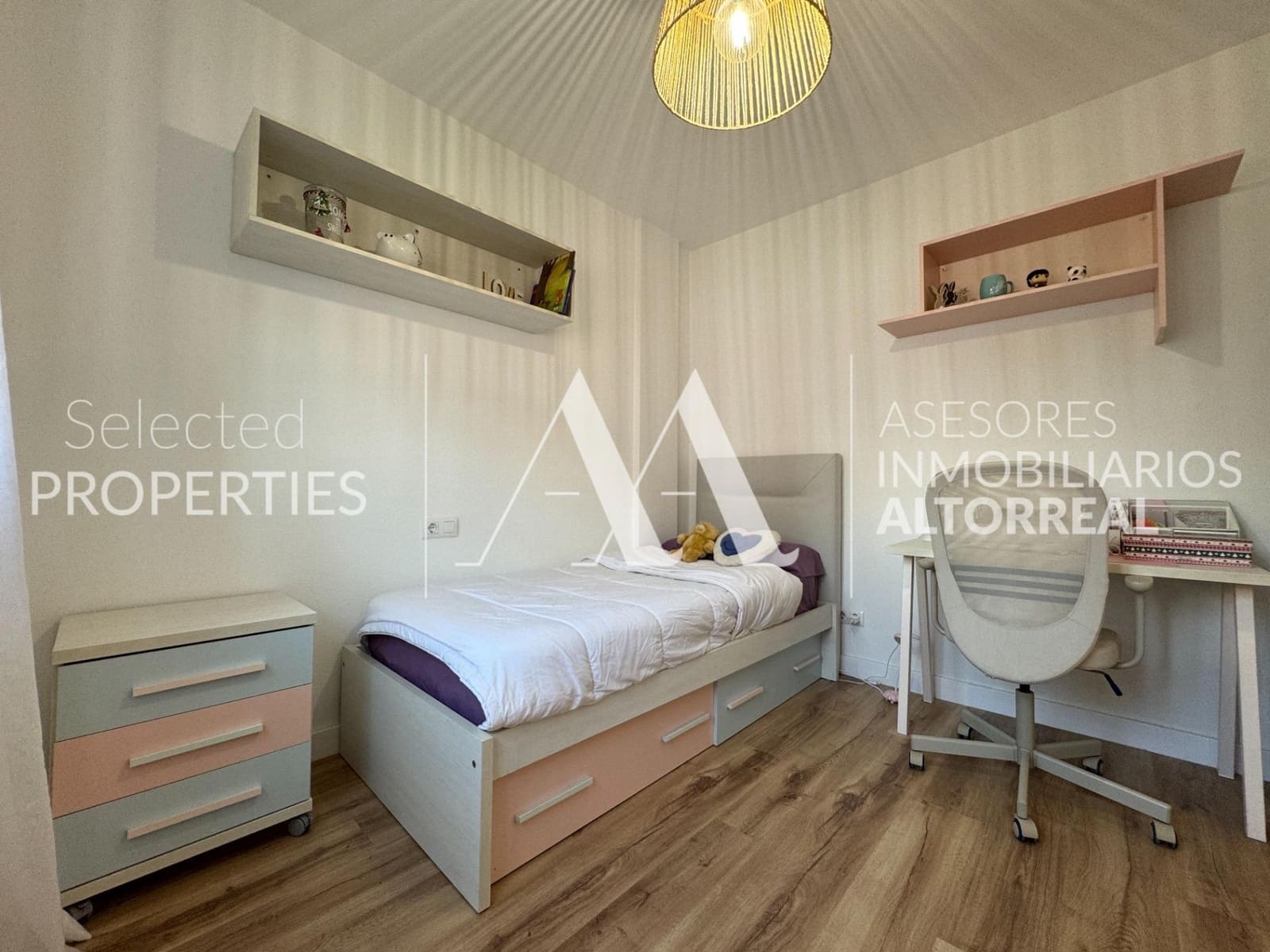 4 bedroom Semi-detached Villa for sale in Altorreal with pool garage - € 357,000 (Ref: 9057621)