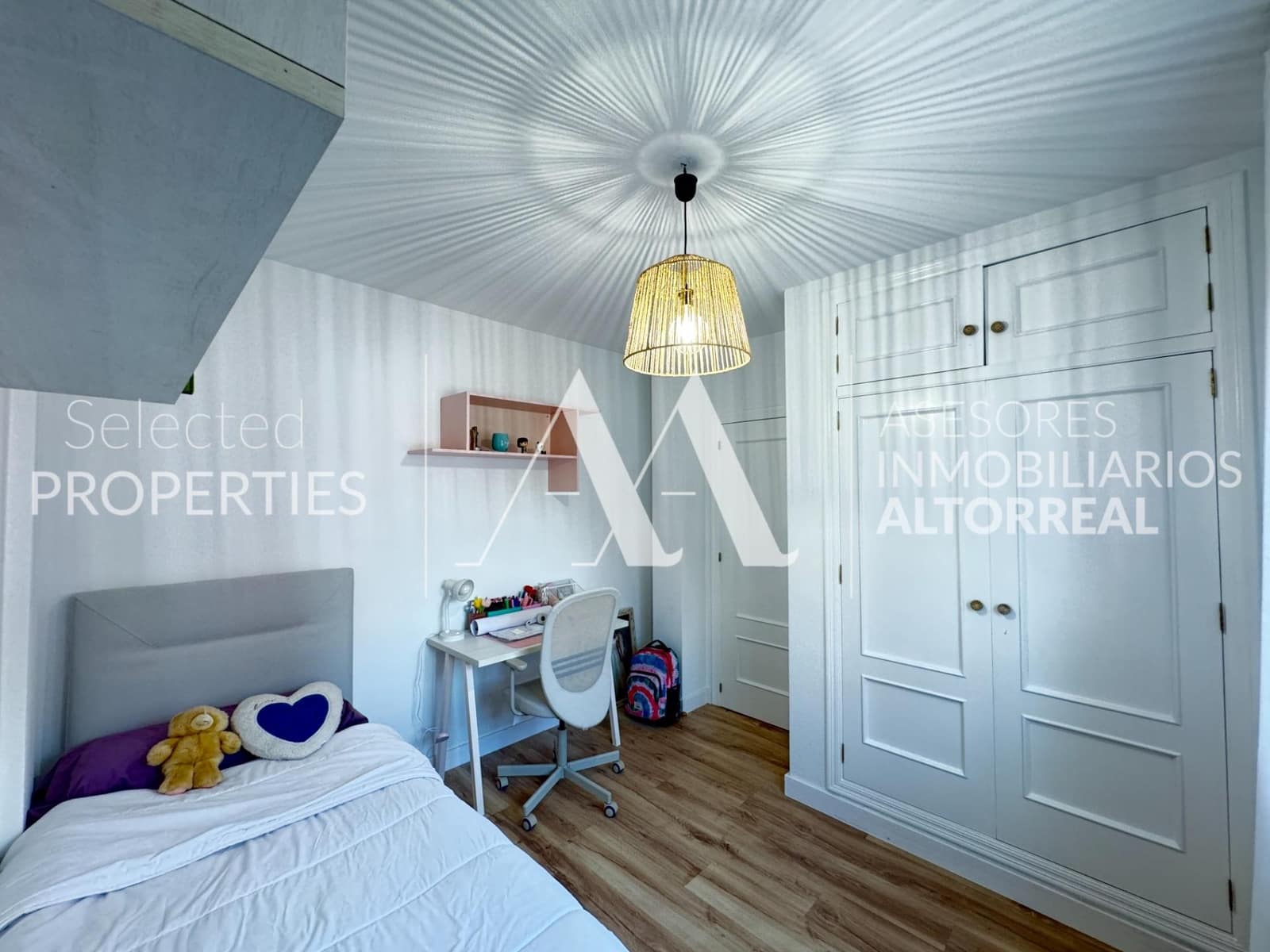 4 bedroom Semi-detached Villa for sale in Altorreal with pool garage - € 357,000 (Ref: 9057621)