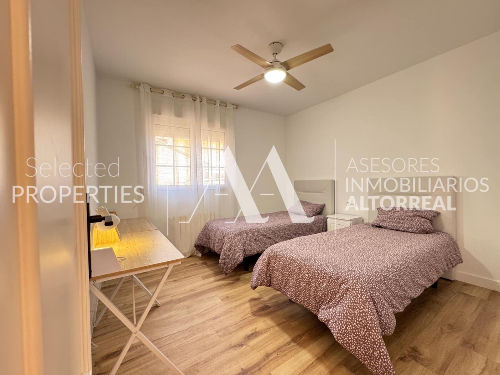 4 bedroom Semi-detached Villa for sale in Altorreal with pool garage - € 357,000 (Ref: 9057621)