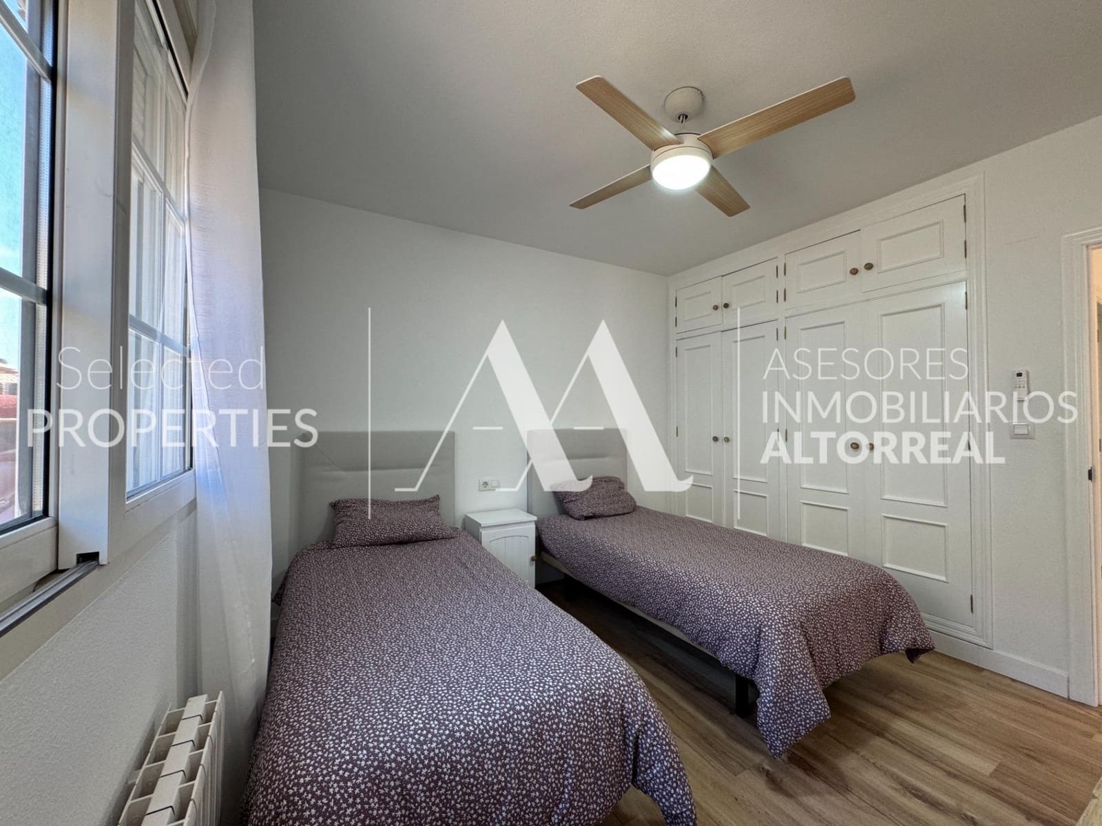 4 bedroom Semi-detached Villa for sale in Altorreal with pool garage - € 357,000 (Ref: 9057621)